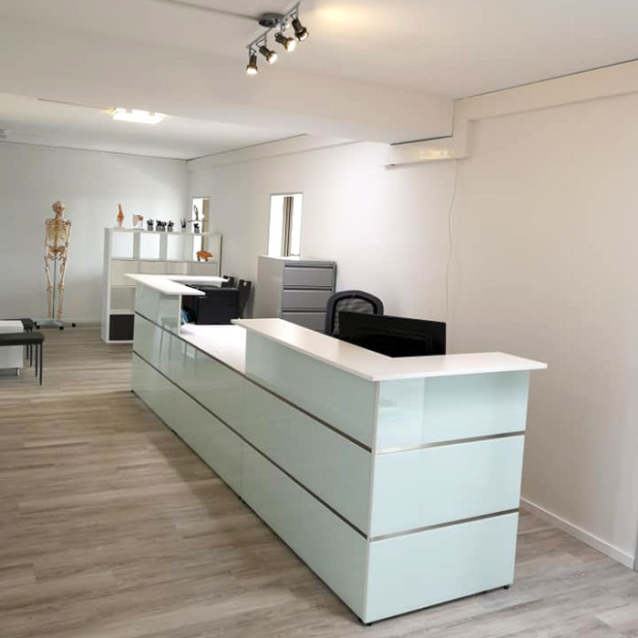 Thera Aktiv Altenkirchen - Zentrum für Pysiotherapie - Bilder von der Praxis - Empfangstresen